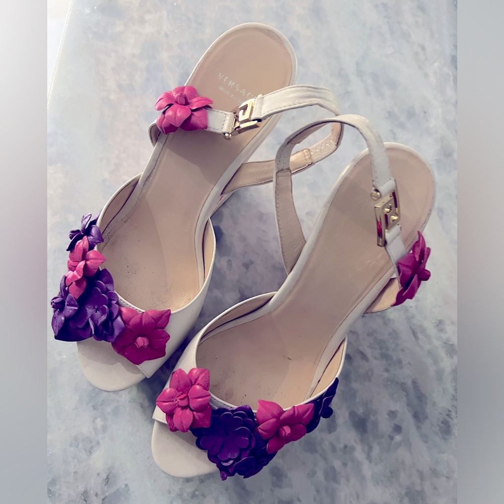 Authentic Versace vedge sling platform shoes. White with flowers .. size 9